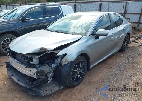 2021 Toyota Camry Se z USA, uszkodzony, nr VIN 4T1G11AKXMU417976